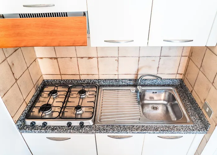 Athena ביביונה