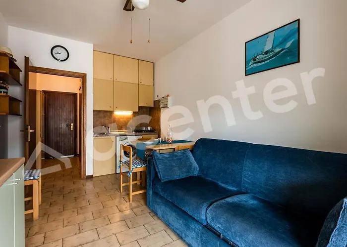 Athena Μπιμπιόνε